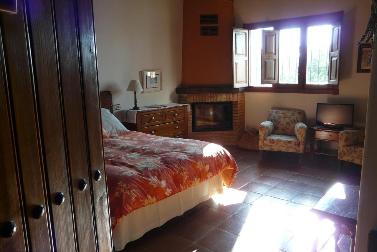 Torrejón el Rubio Palacio Viejo De Las Corchuelas מראה חיצוני תמונה