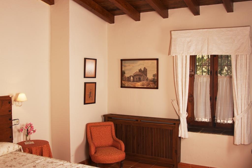 Torrejón el Rubio Palacio Viejo De Las Corchuelas מראה חיצוני תמונה