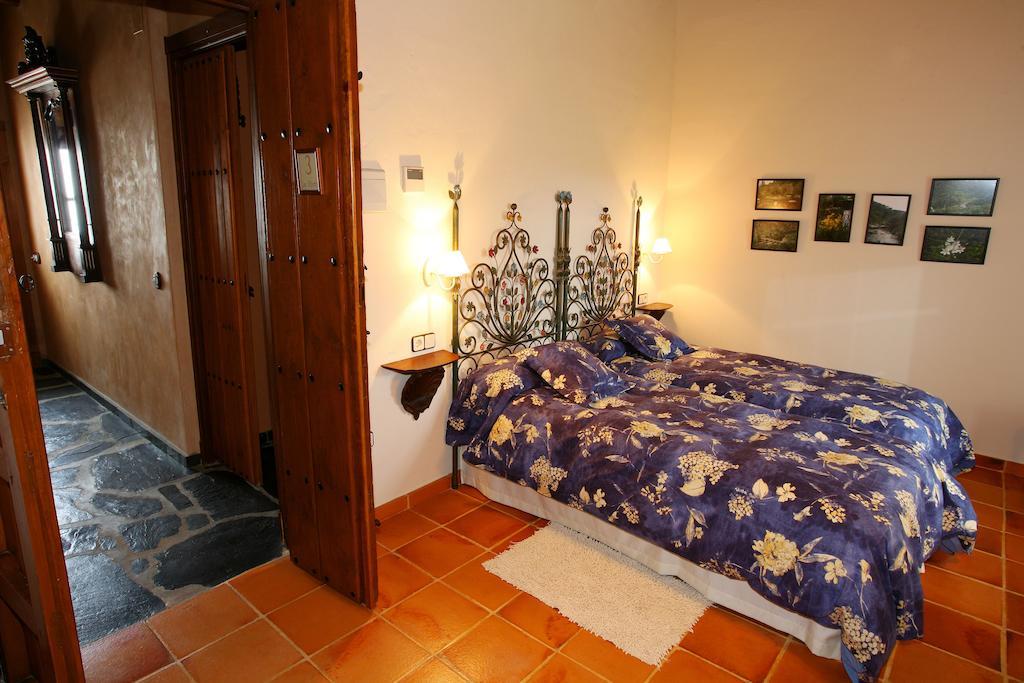 Torrejón el Rubio Palacio Viejo De Las Corchuelas חדר תמונה