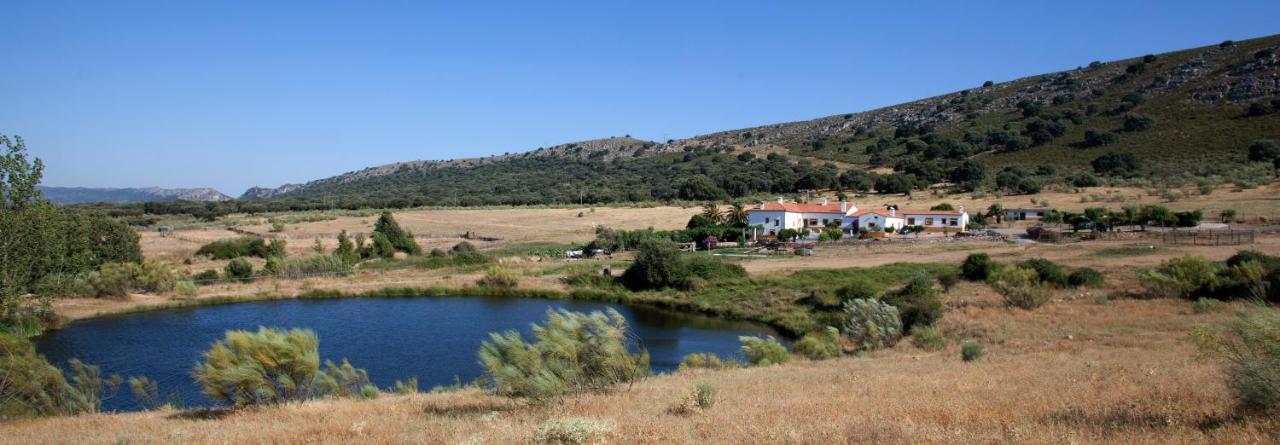 Torrejón el Rubio Palacio Viejo De Las Corchuelas מראה חיצוני תמונה