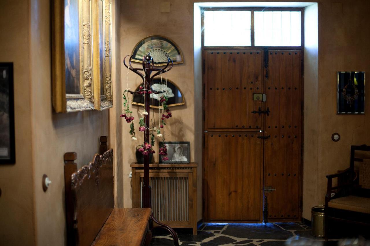 Torrejón el Rubio Palacio Viejo De Las Corchuelas מראה חיצוני תמונה