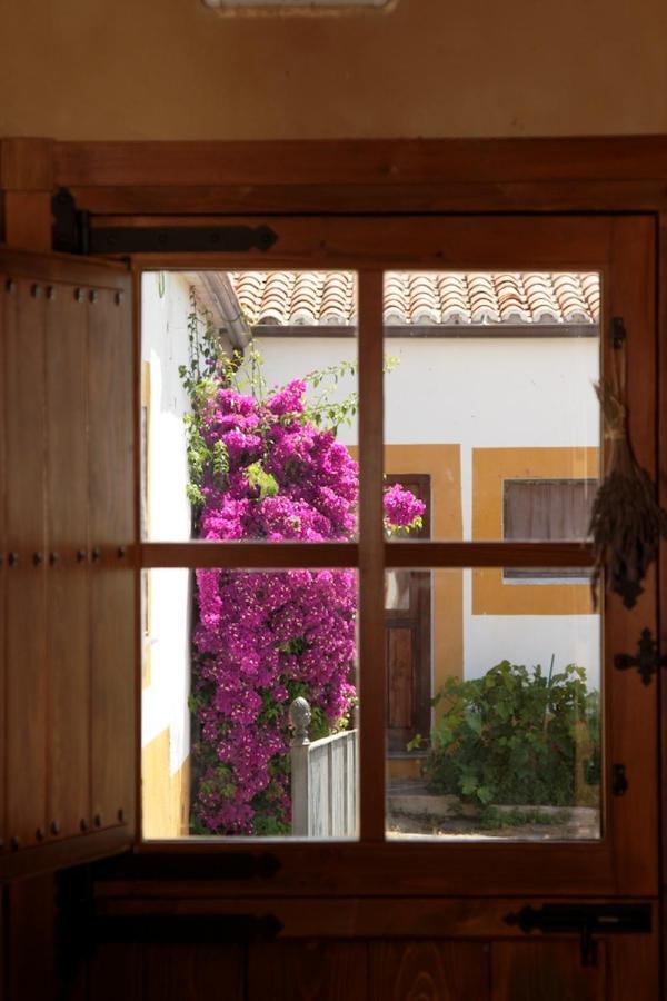 Torrejón el Rubio Palacio Viejo De Las Corchuelas מראה חיצוני תמונה